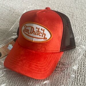 Von Dutch red velvet trucker cap. NWT unisex. Embroidered logo.